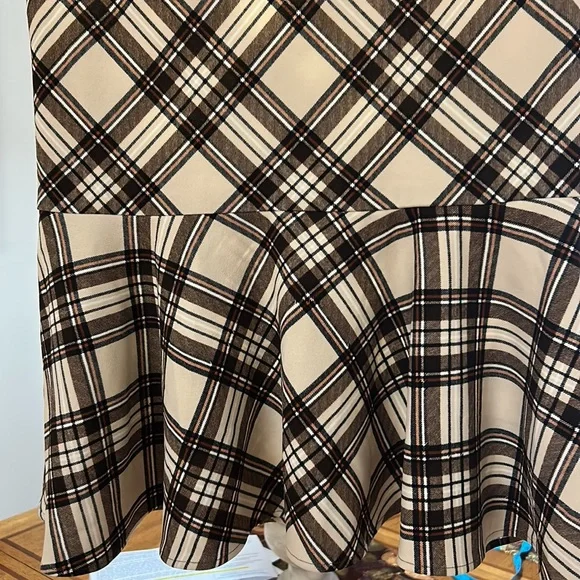 Tan Plaid skirt, Pencil Stretch Long and down knee, with flounce below - Picture 2 of 5